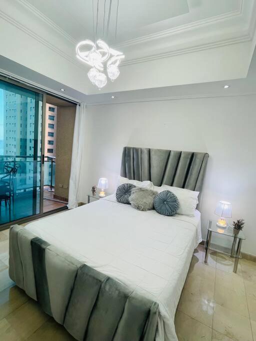 Apartamento con vista mar y la ciudad La Paz en Malecón Santo Domingo