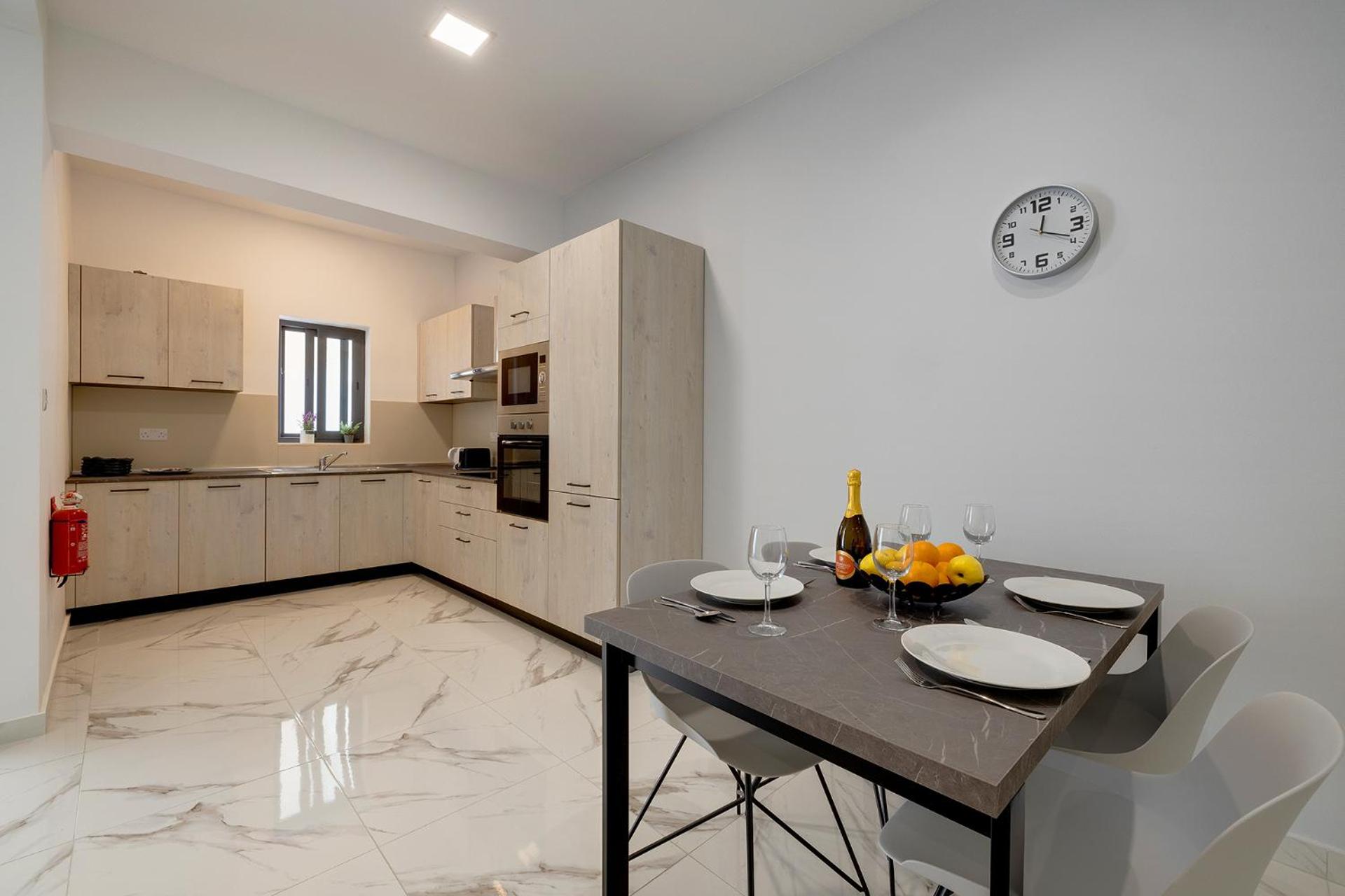 Sliema 2BR Great Location with Terrace