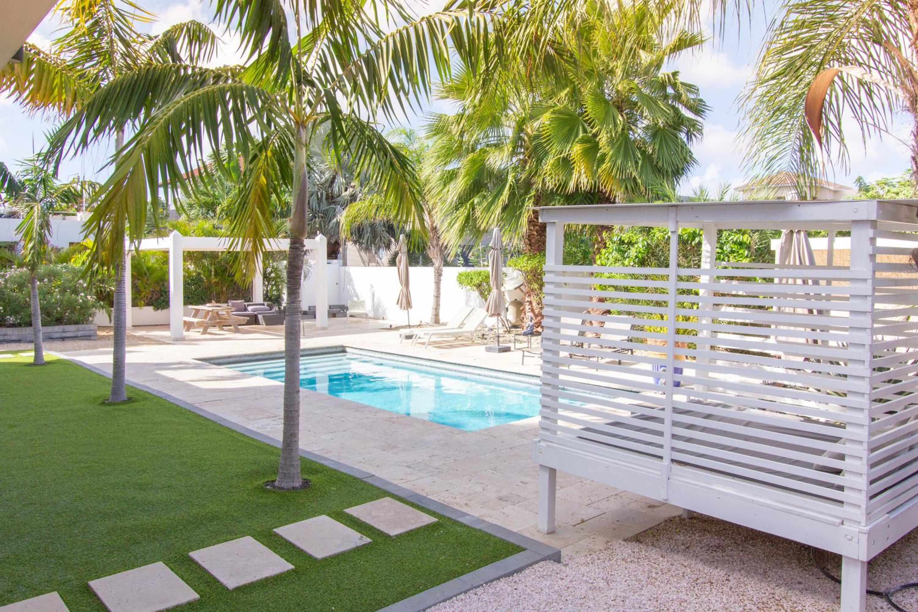Goudhaen Luxury Private apartments Jan Thiel Beach
