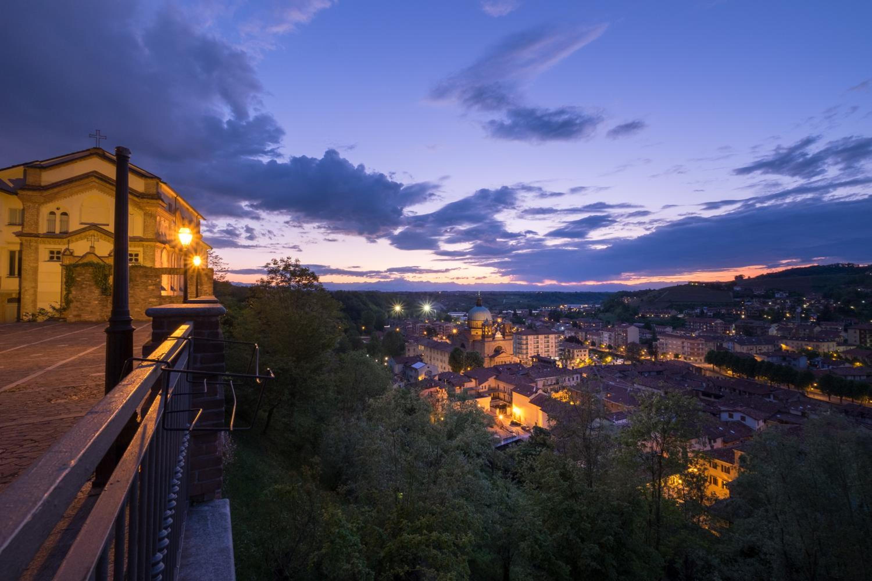 Dogliani Borgo Castello - Happy Rentals view 2