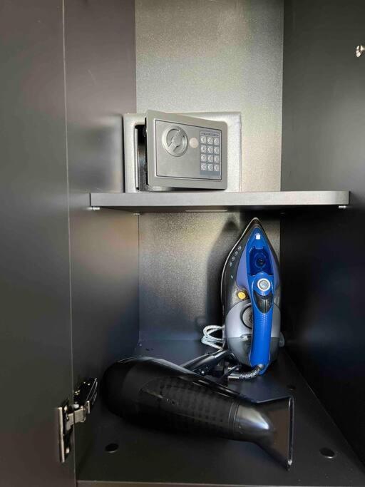 NEW! High-street stylish flat (NDK) FREE Parking