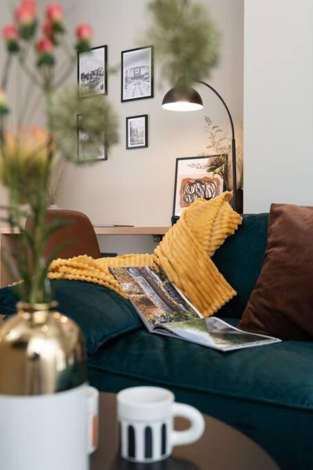 NEW! High-street stylish flat (NDK) FREE Parking