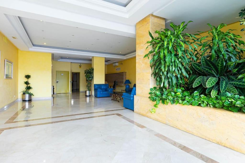 MARBELLA HOME RENTALS - Marina Banus, Puerto Banus, seaview, 2BR, parking & pool photo 2