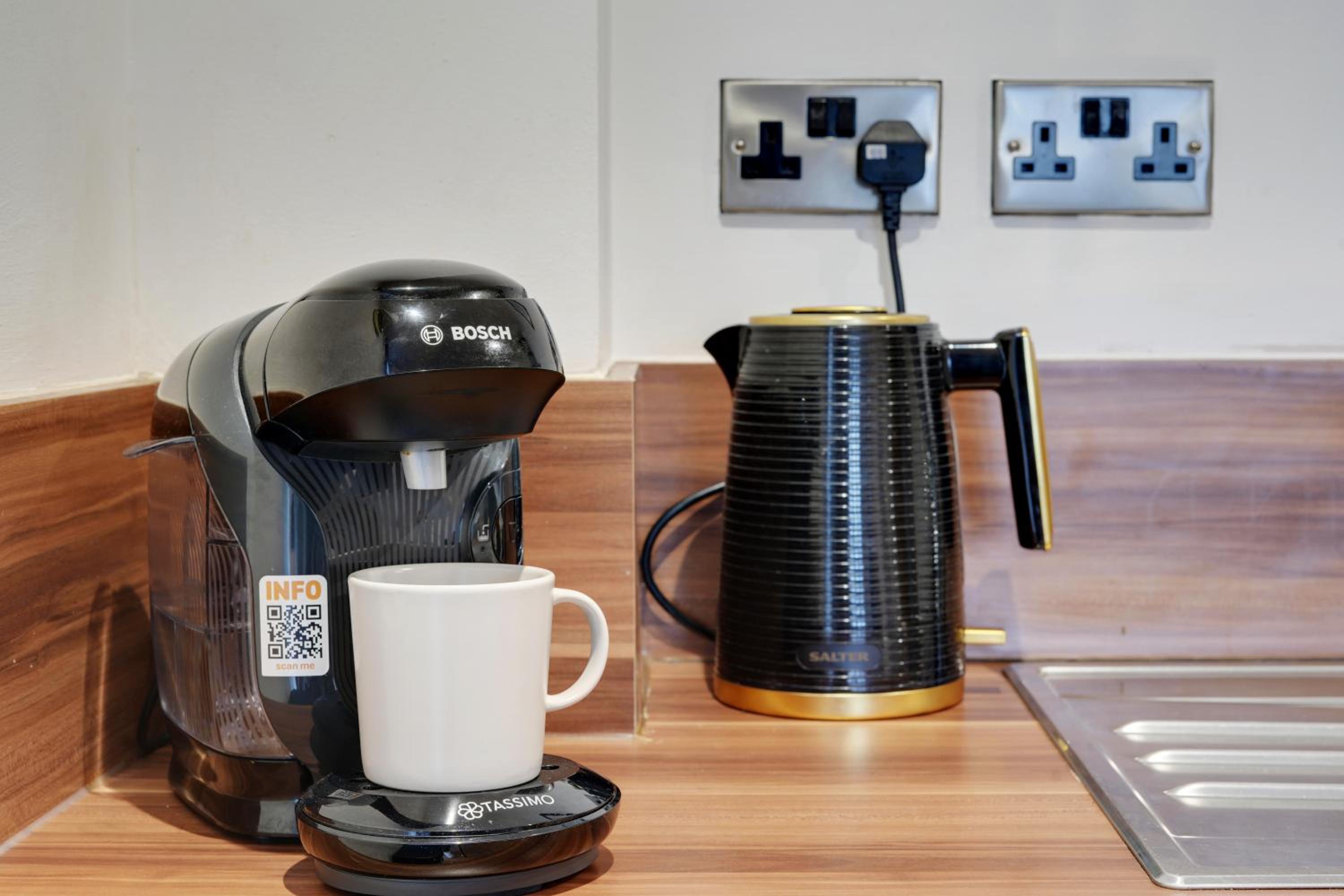 Stylish 2 Bed Apt 104 - City Centre, FREE Parking, Coffee Machine & Netflix - Hosted by Stay Host Save view 5