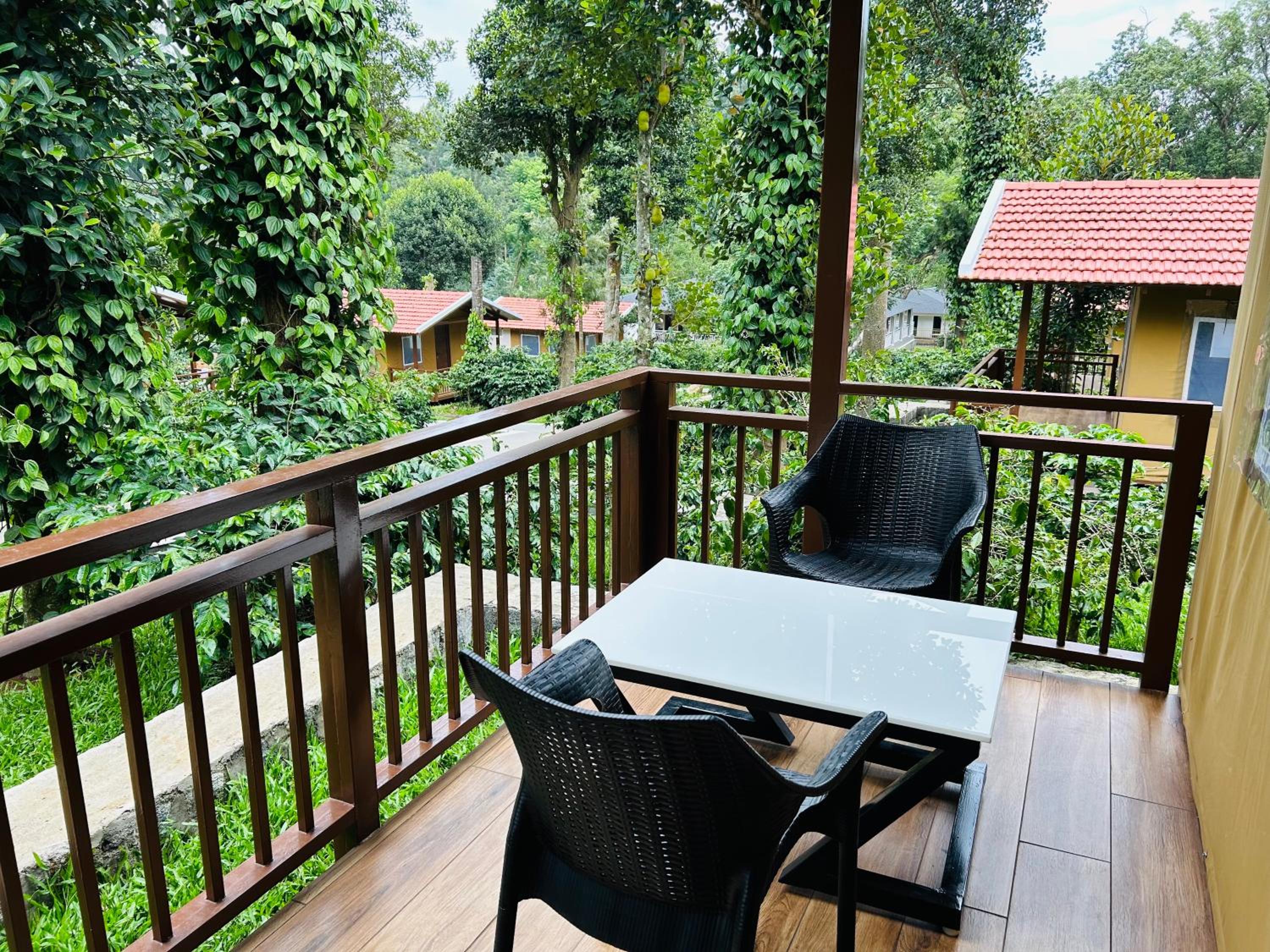 amã Stays & Trails- Heaven's Ledge, Yercaud view 5