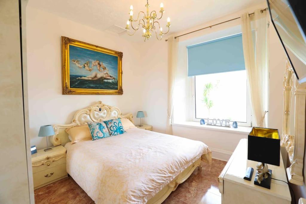 Luxury Riviera View Waterside Apartment