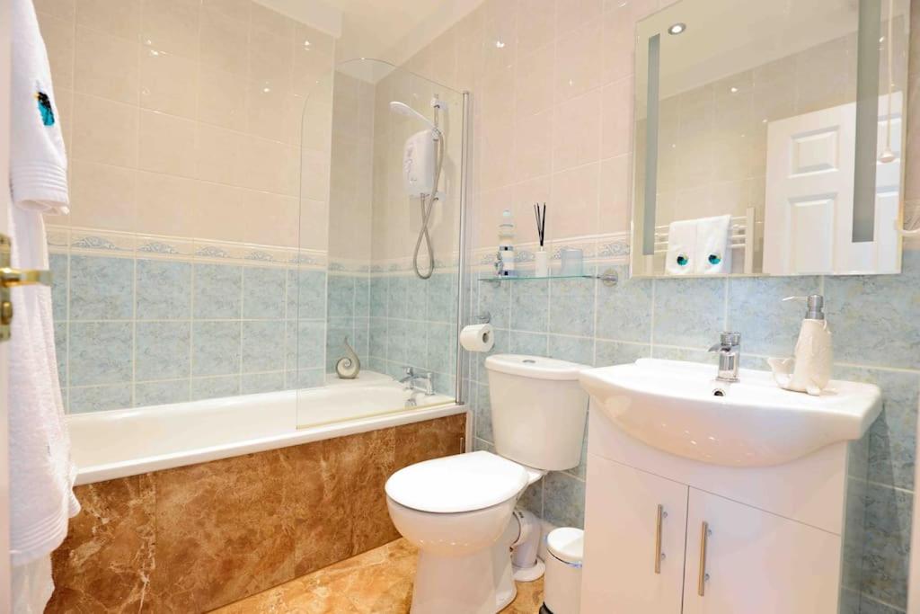 Luxury Riviera View Waterside Apartment