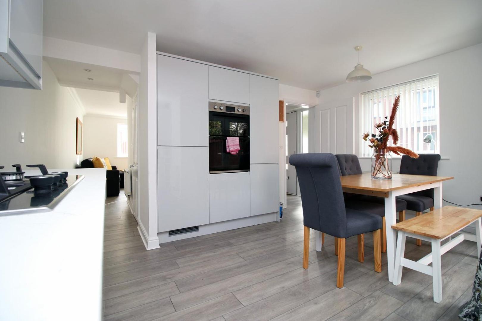 4BR Modern House | Free Parking | Cohost Partners view 3