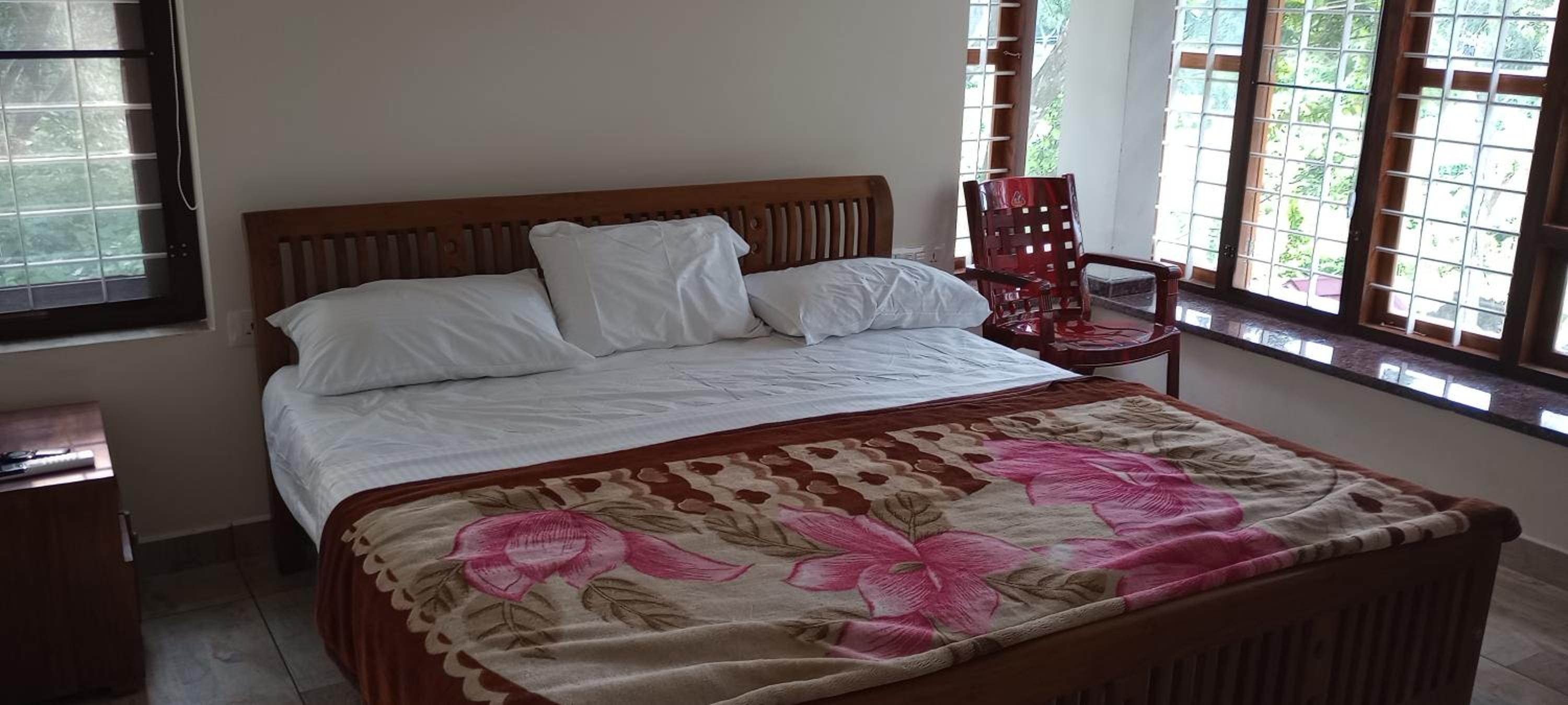 Waterfront Family Homestay ( Jameela Manzil). view 3