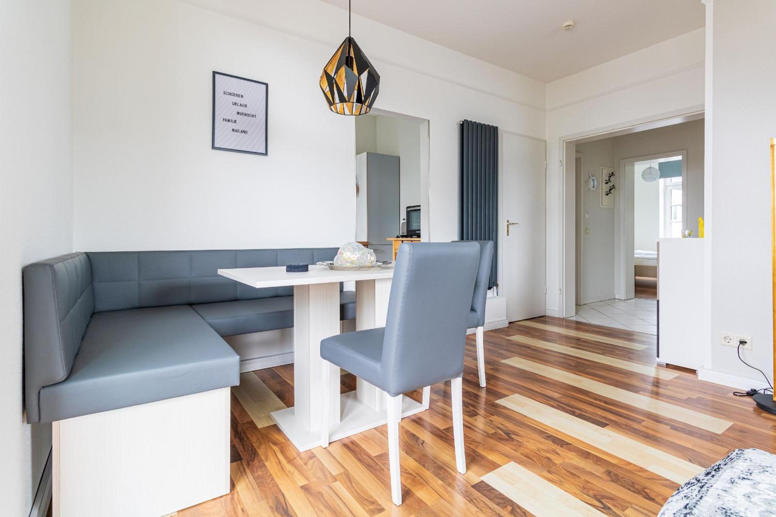 Haus Godewind Ferienwohnung 5 mit Balkon und Strandkorb