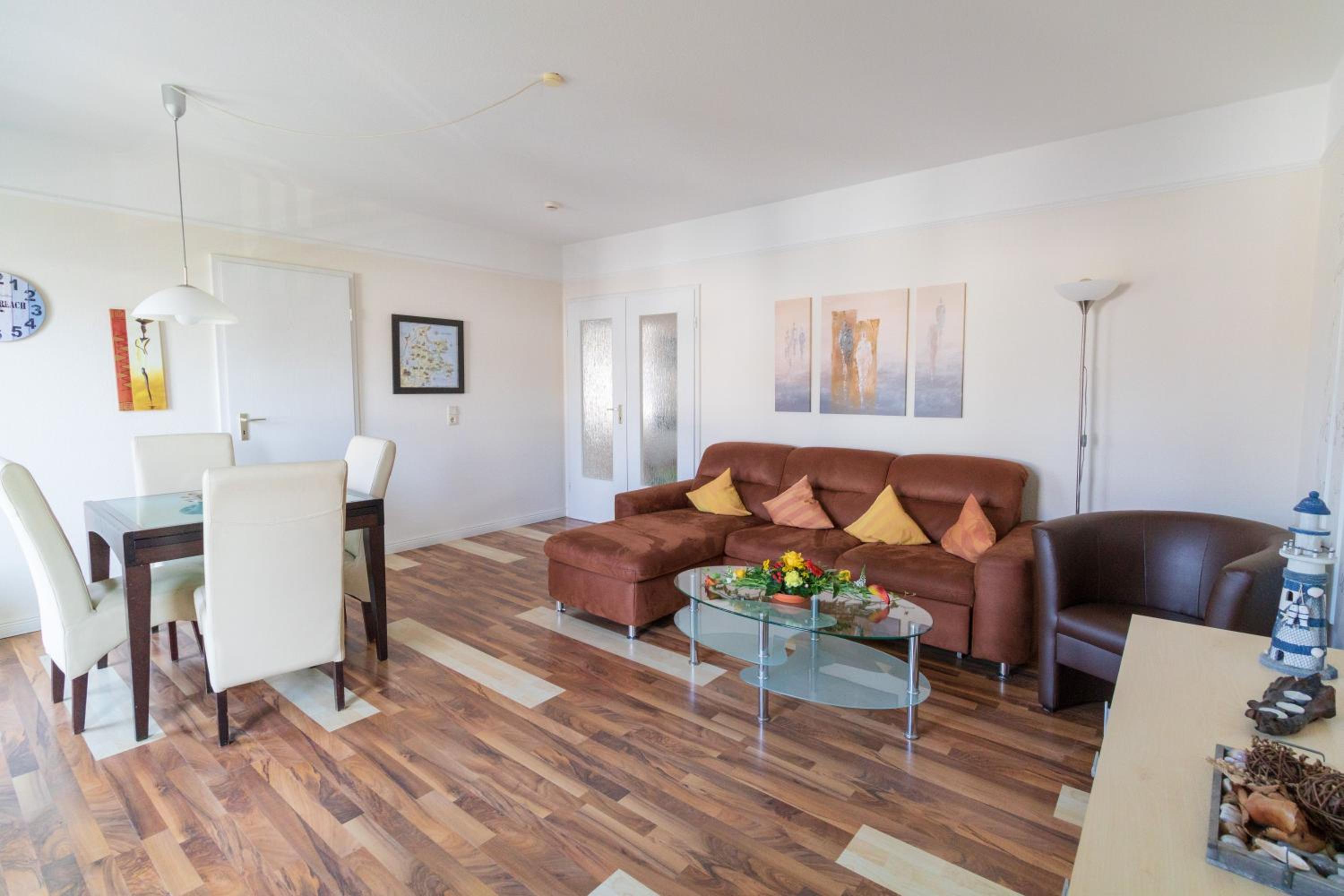 Haus Godewind Ferienwohnung 10 mit Balkon und Strandkorb
