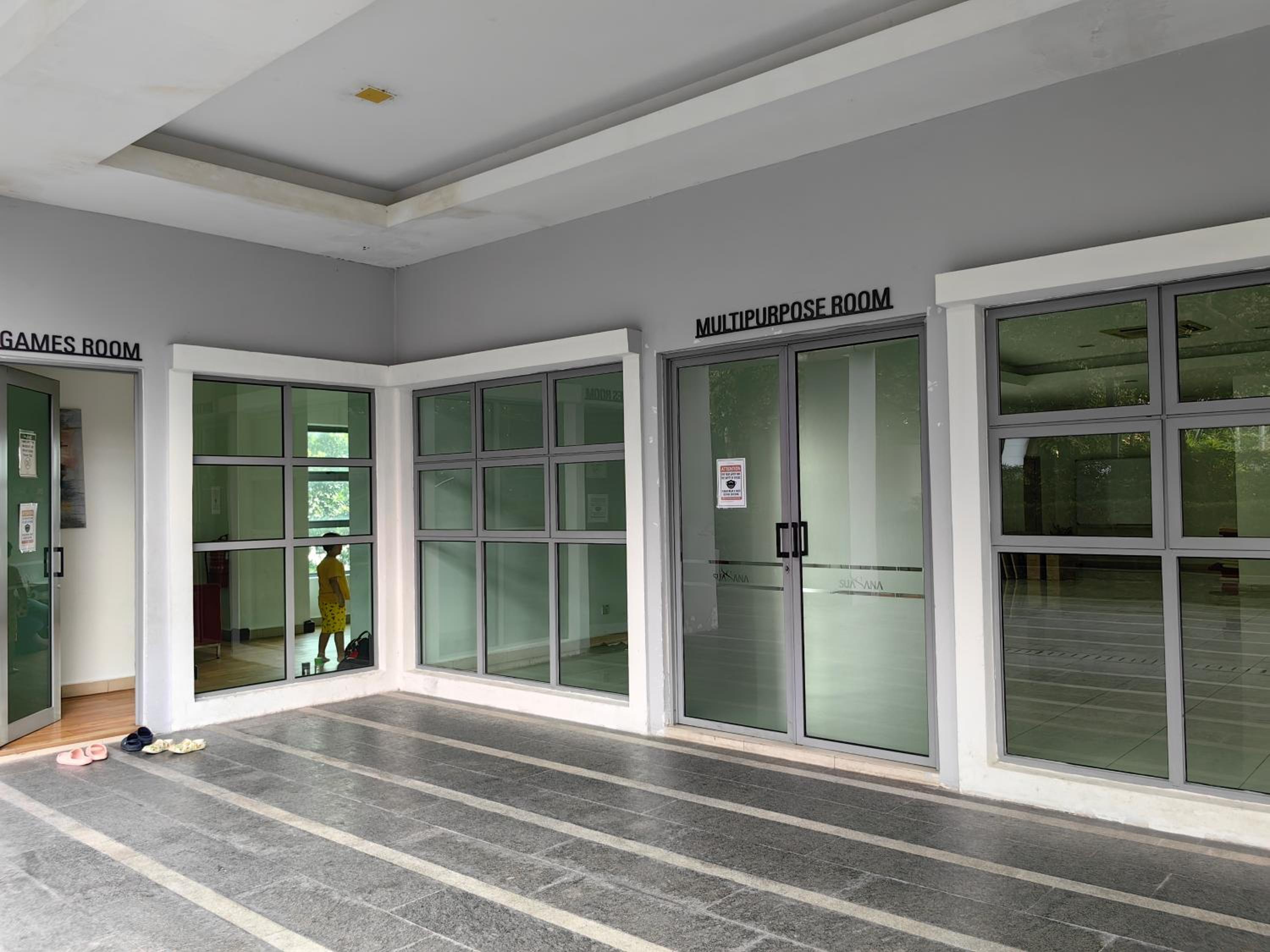 703 KLCC 5 minutes to Alor Street Ceylon Pavilion 3 Room Apt for 10 Pax