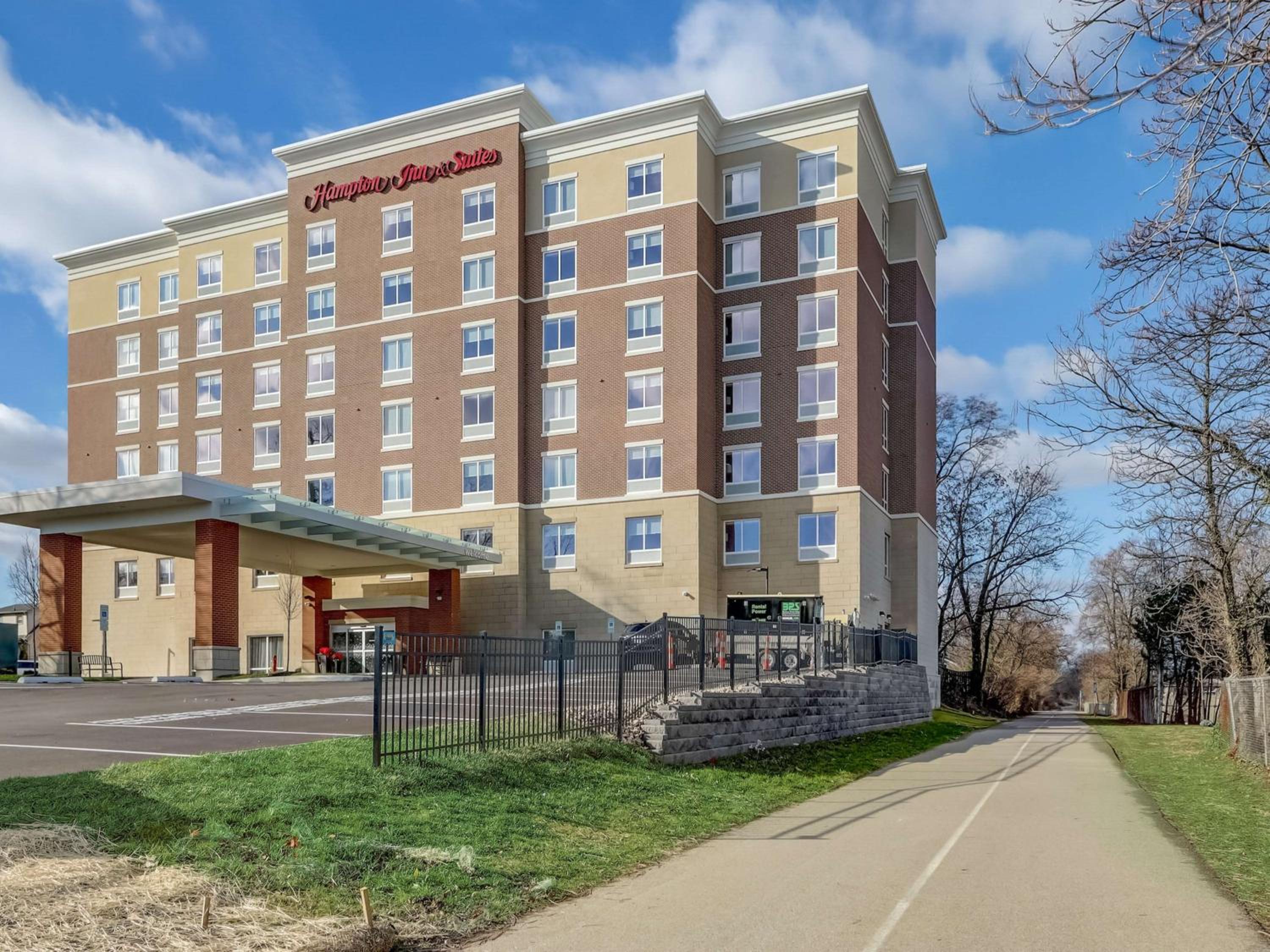 Hotel Hampton Inn & Suites Cincinnati Midtown Rookwood - Image 1