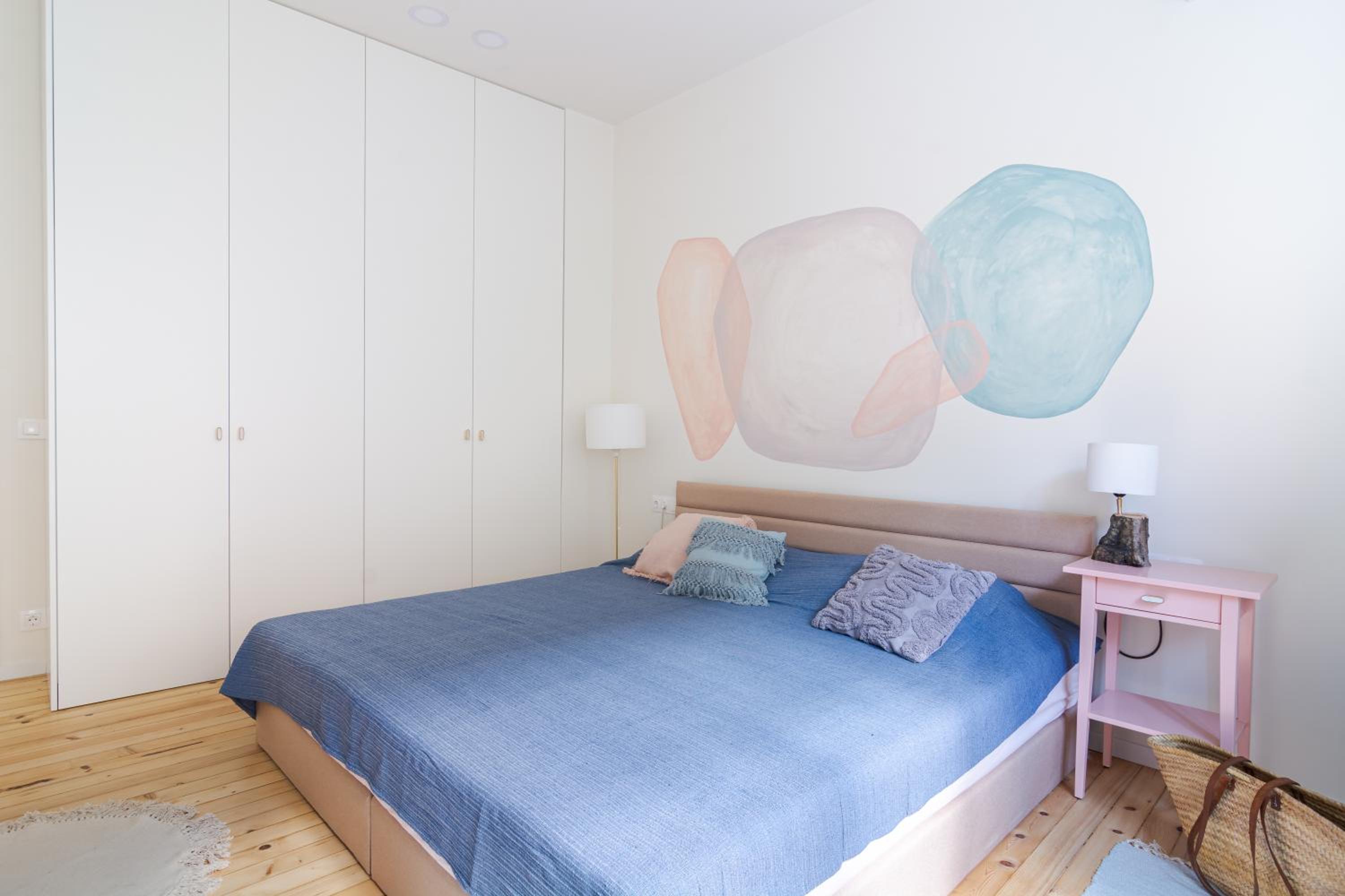 Little Perfection - Super King Size Bed - WiFi 200 Mbp