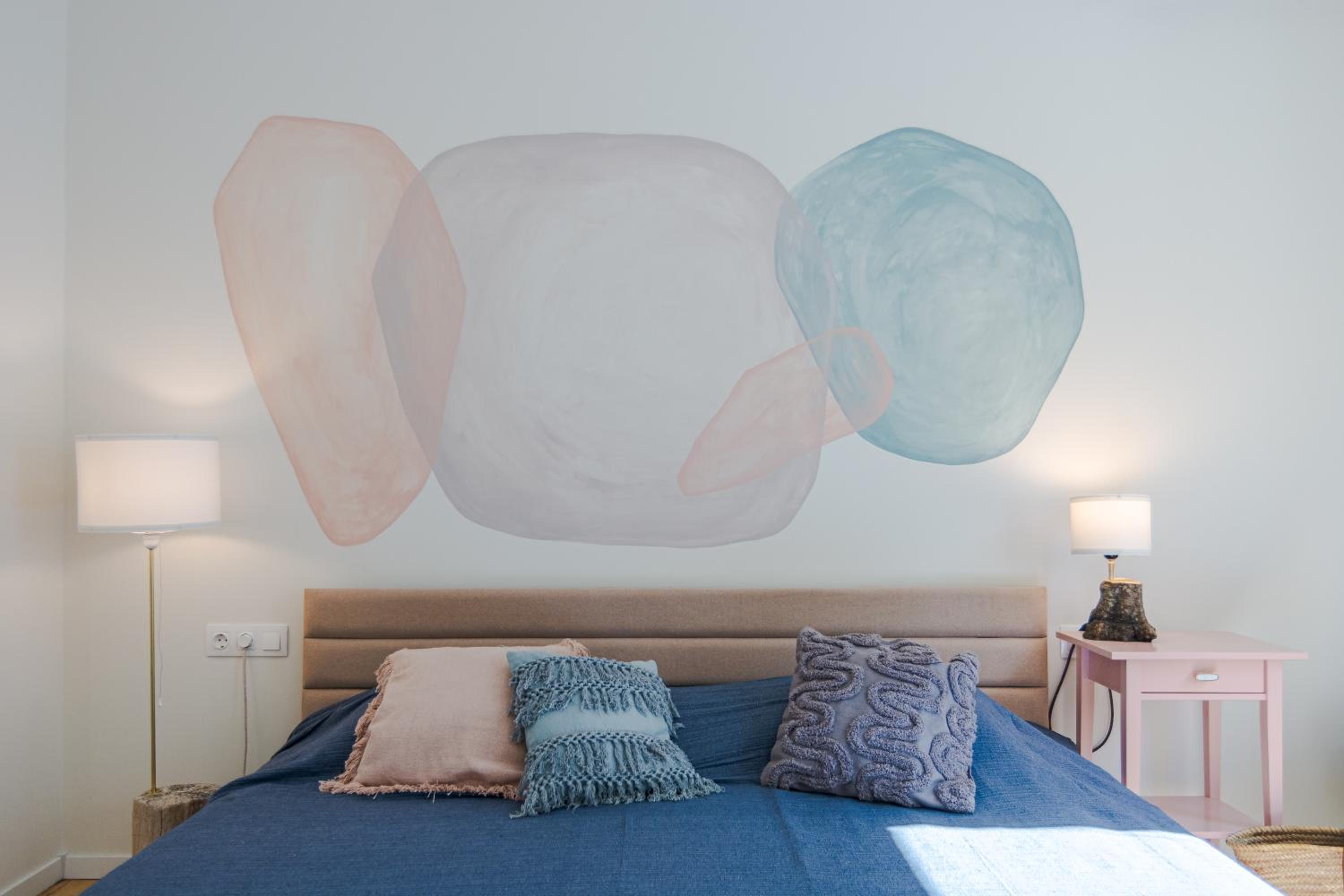 Little Perfection - Super King Size Bed - WiFi 200 Mbp