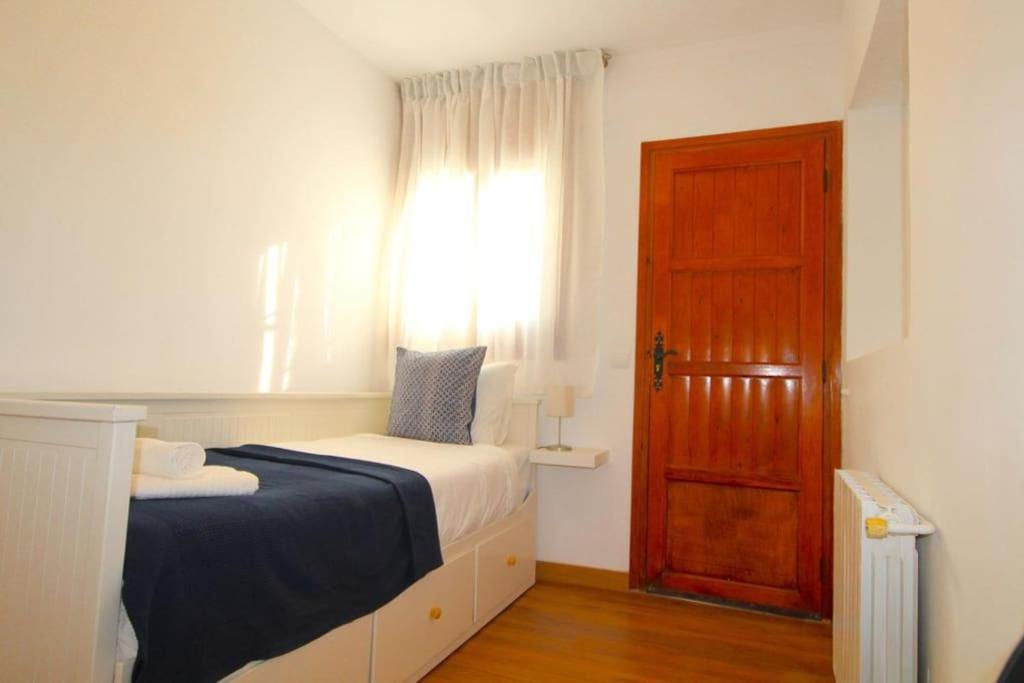 Vila Sitges, big house with pool view 5