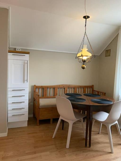 Lägenhet i sekelskiftesvilla i centrala Dalsjöfors
