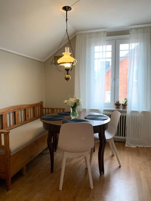 Lägenhet i sekelskiftesvilla i centrala Dalsjöfors