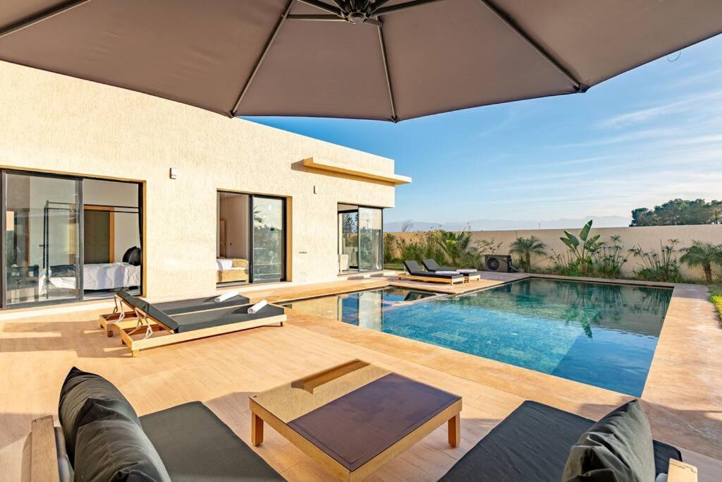 Villa Victoria, piscine Chauffée, sans vis à vis view 2