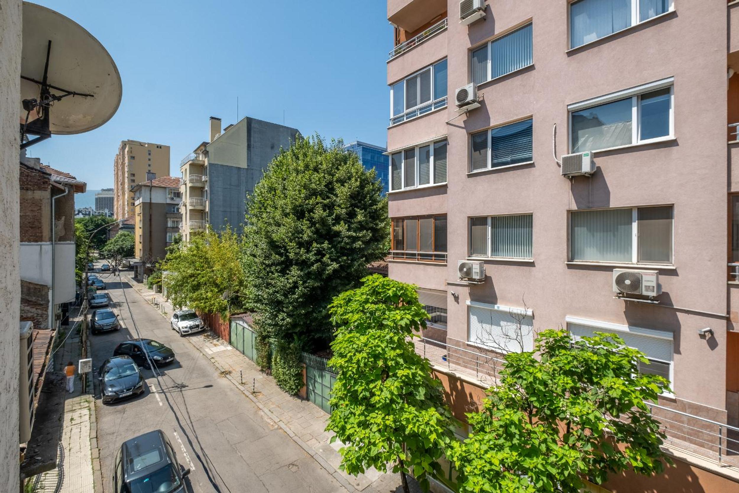 Family-friendly place steps from Mall of Sofia