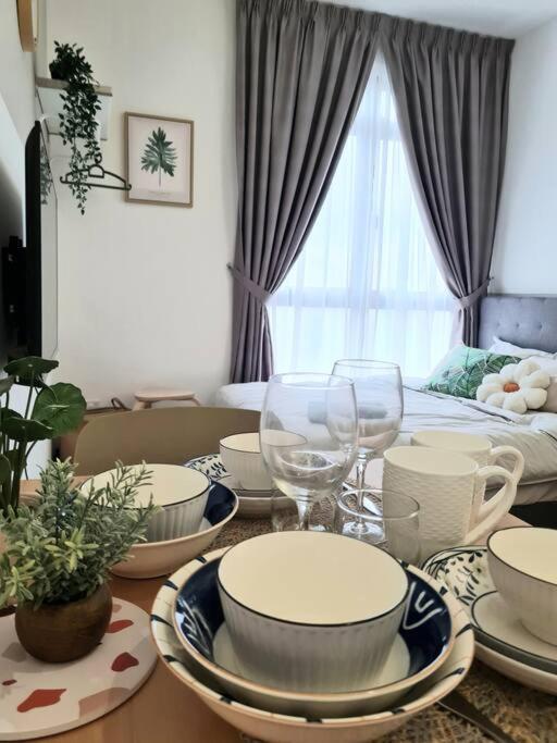 Studio Room near Gleneagles @ Embassy Row KLCC