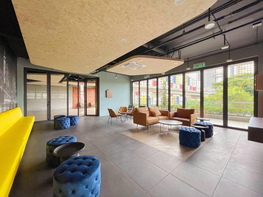 Studio Room near Gleneagles @ Embassy Row KLCC