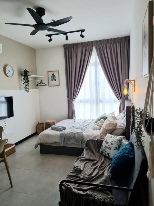 Studio Room near Gleneagles @ Embassy Row KLCC