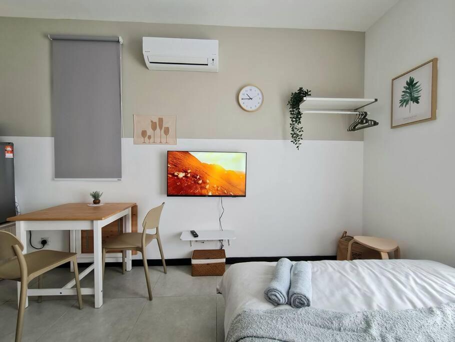 Studio Room near Gleneagles @ Embassy Row KLCC