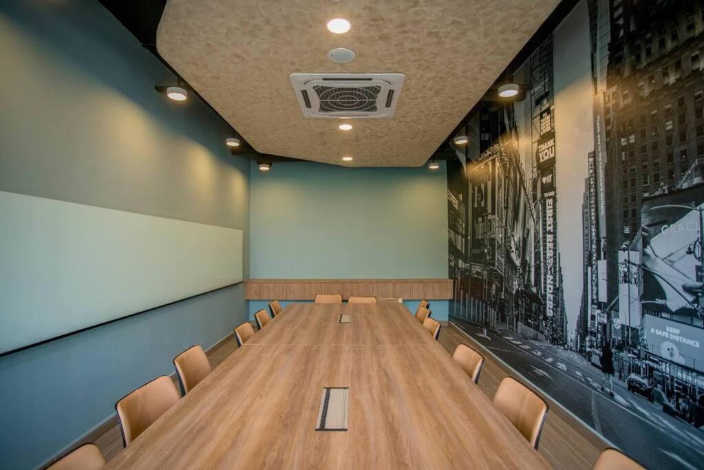 Studio Room near Gleneagles @ Embassy Row KLCC
