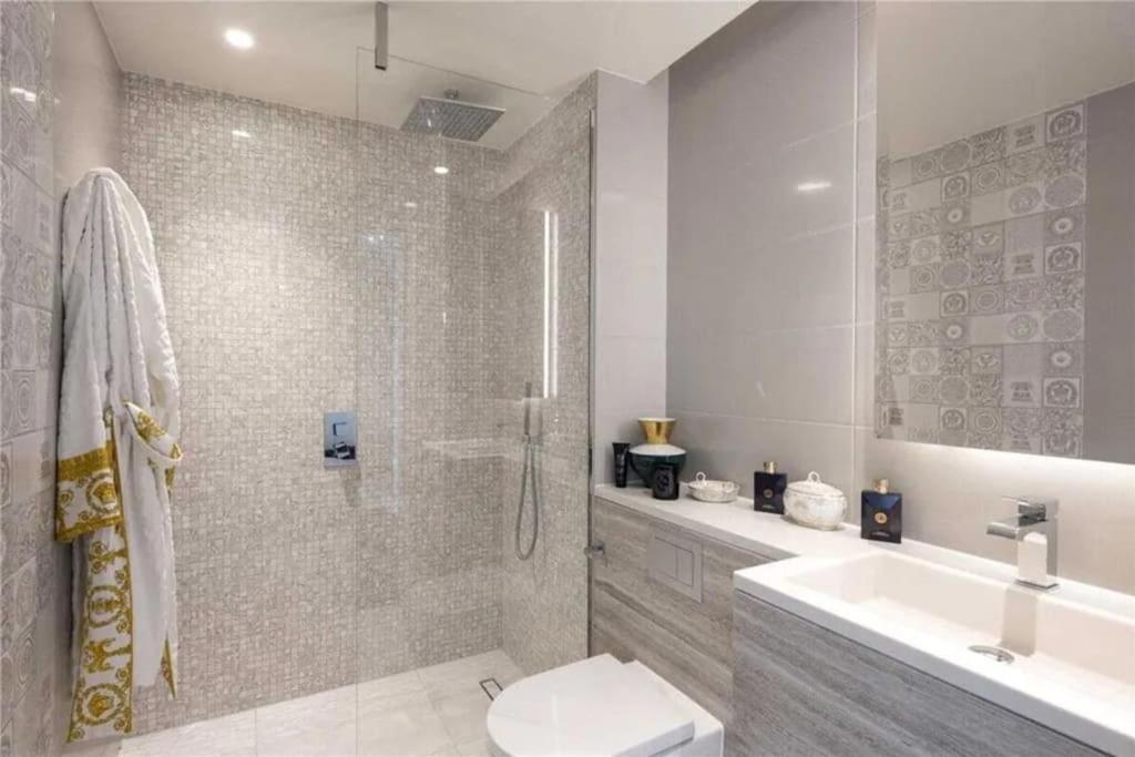 Quiet Luxury Escape for 6 in Covent Garden