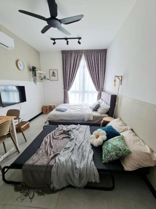 Studio Room near Gleneagles @ Embassy Row KLCC
