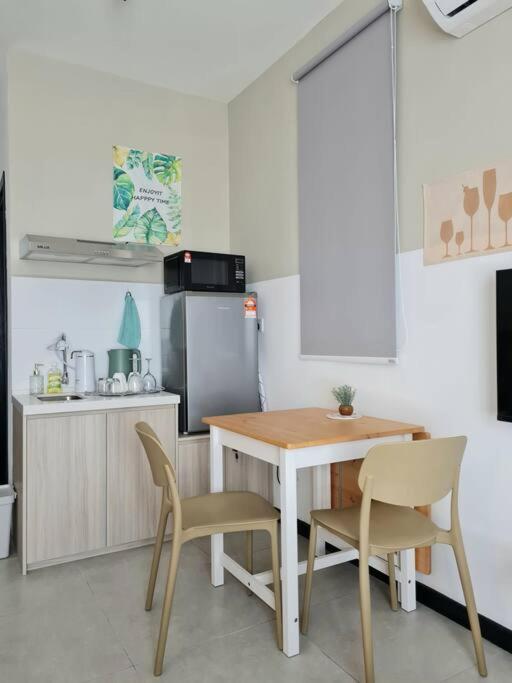 Studio Room near Gleneagles @ Embassy Row KLCC