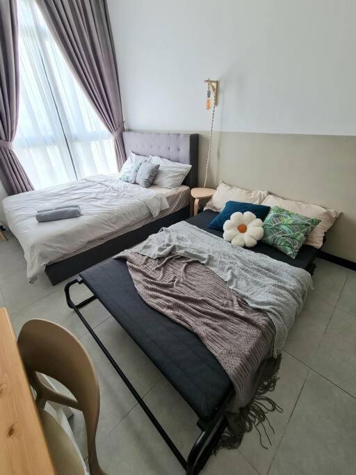 Studio Room near Gleneagles @ Embassy Row KLCC