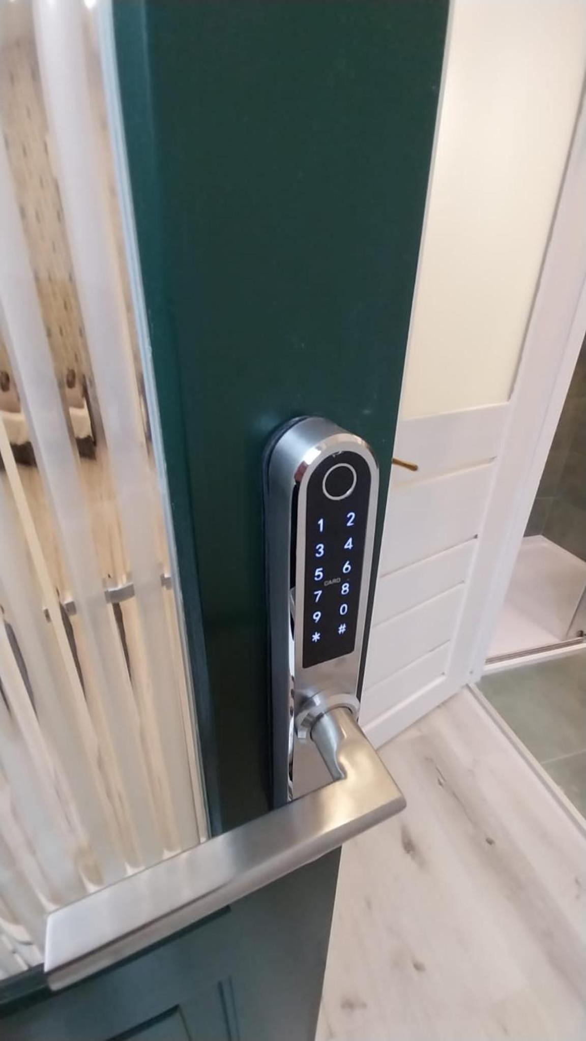 Székely Apartment near Deák Ferenc Square with FREE PARKING IN GARAGE MID TERM view 3