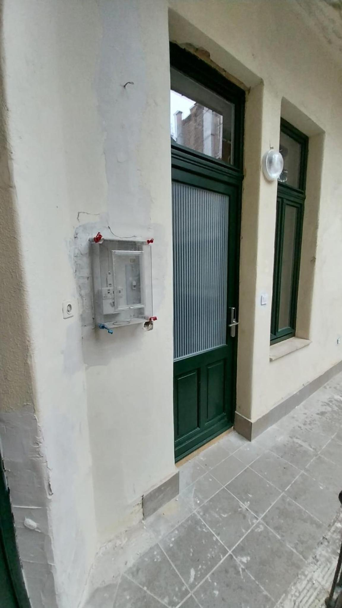 Székely Apartment near Deák Ferenc Square with FREE PARKING IN GARAGE MID TERM view 4