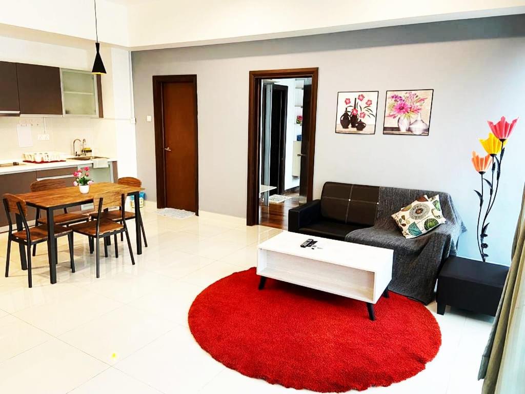 Regalia Luxury Suites KLCC - by Cozy Stay