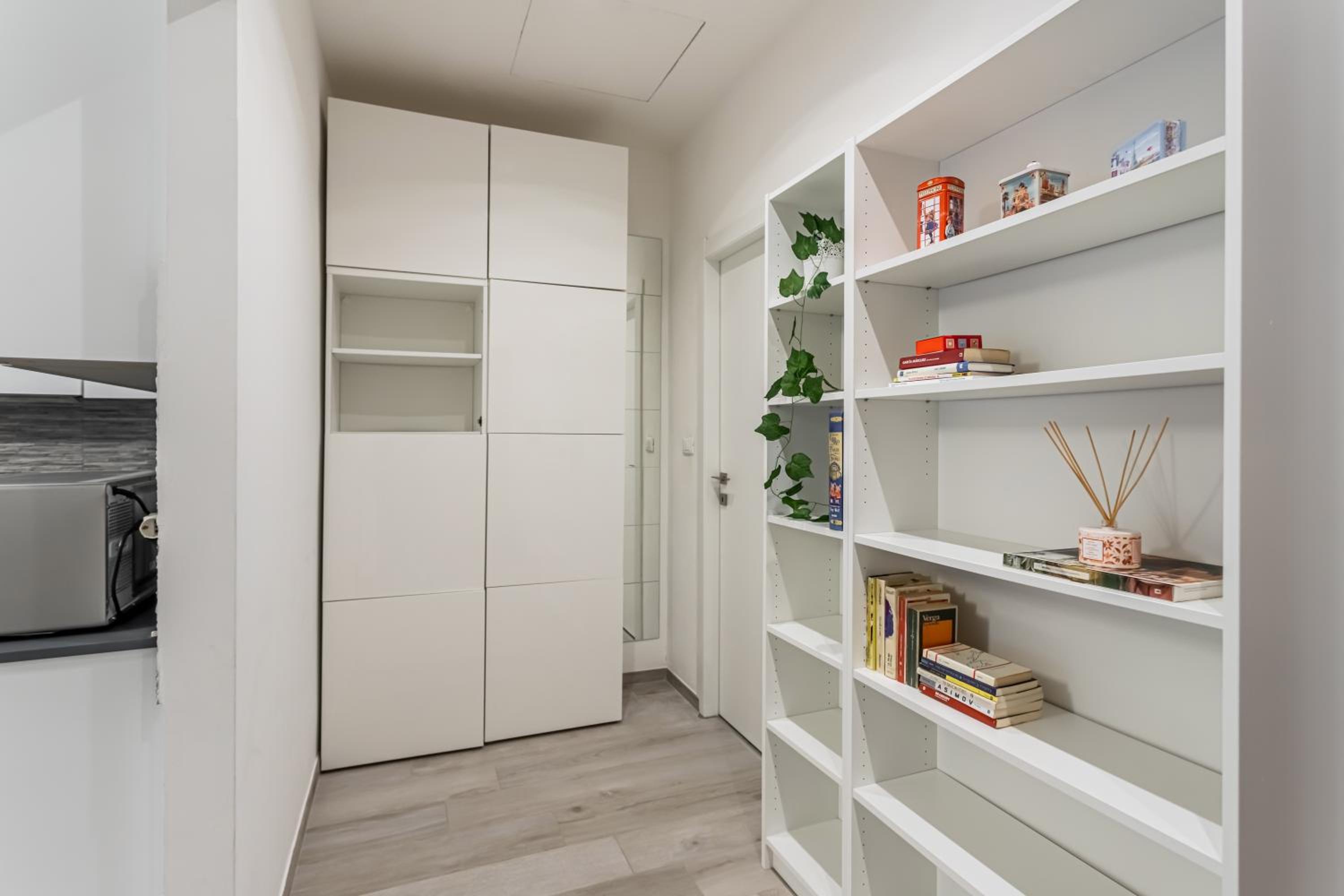 Tania Home - Pavia City - by Host4U