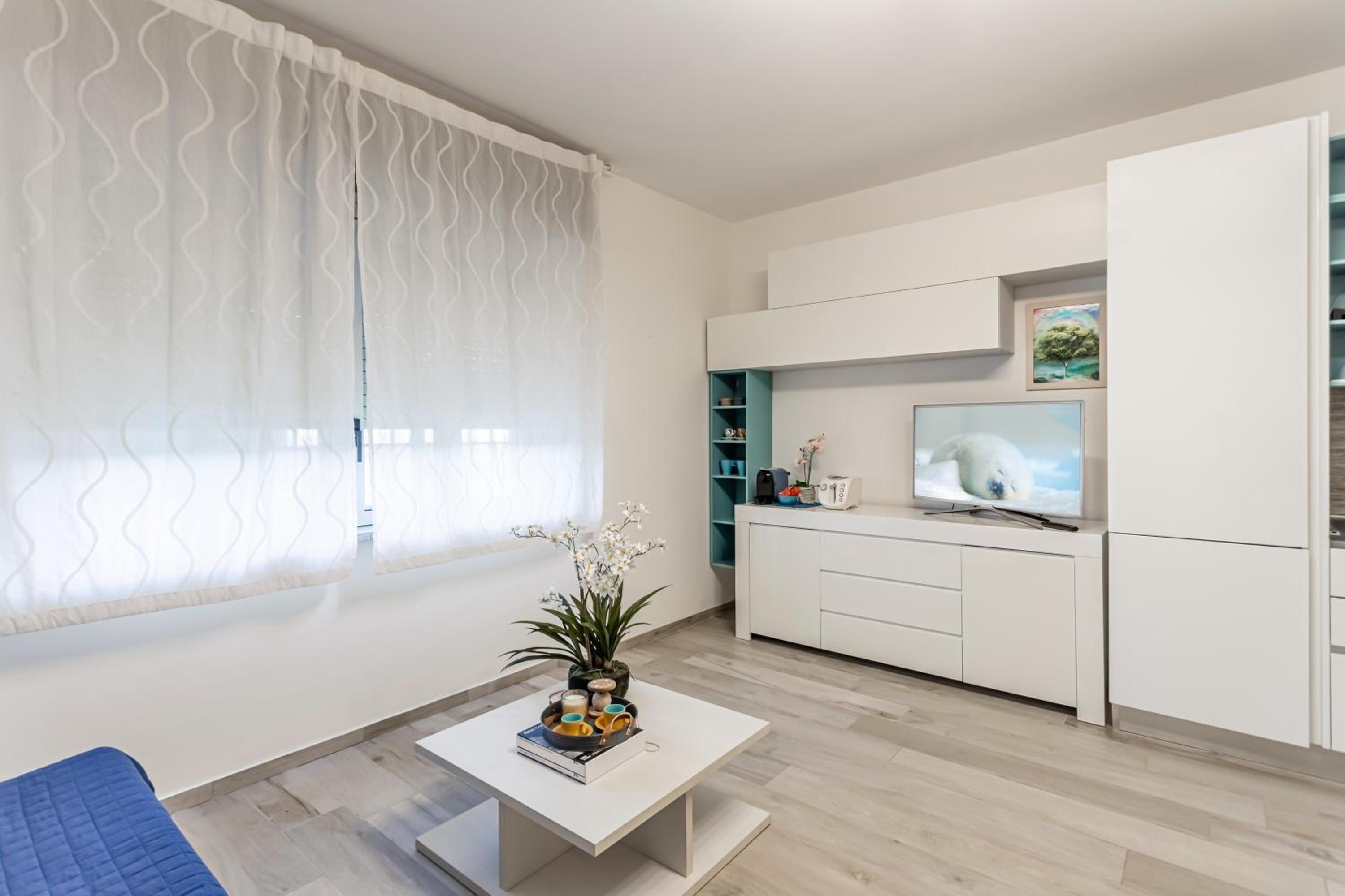 Tania Home - Pavia City - by Host4U