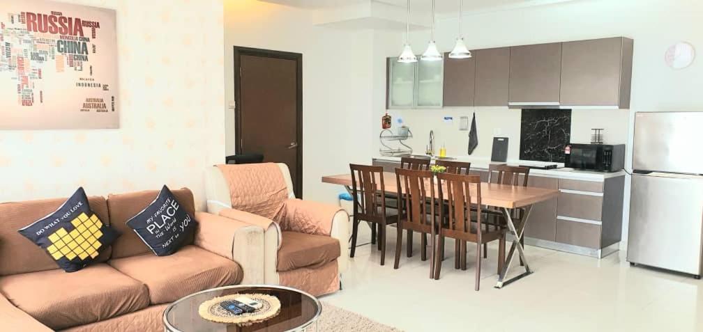 Regalia Luxury Suites KLCC - by Cozy Stay