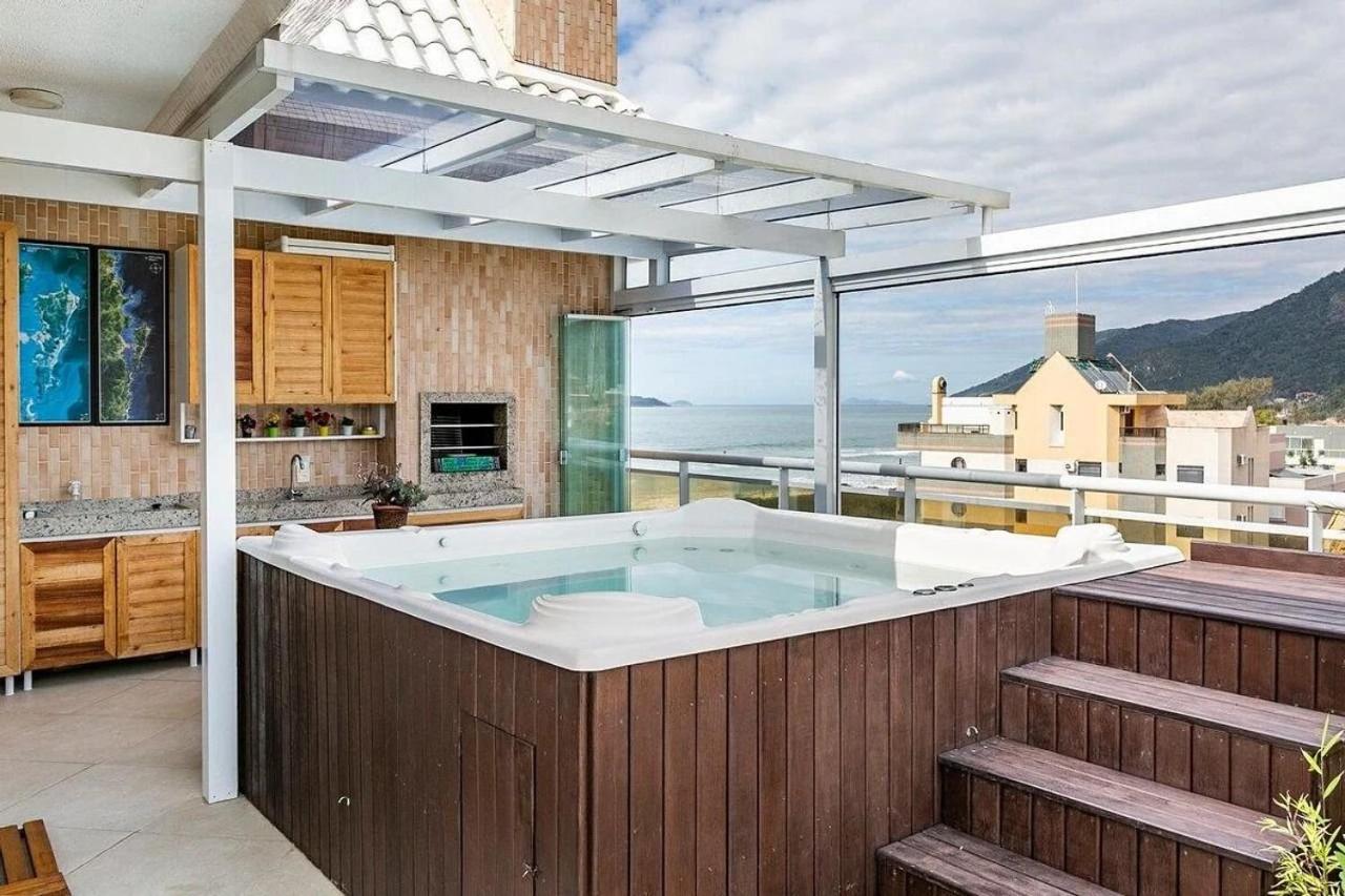 Cobertura vista mar com jacuzzi
