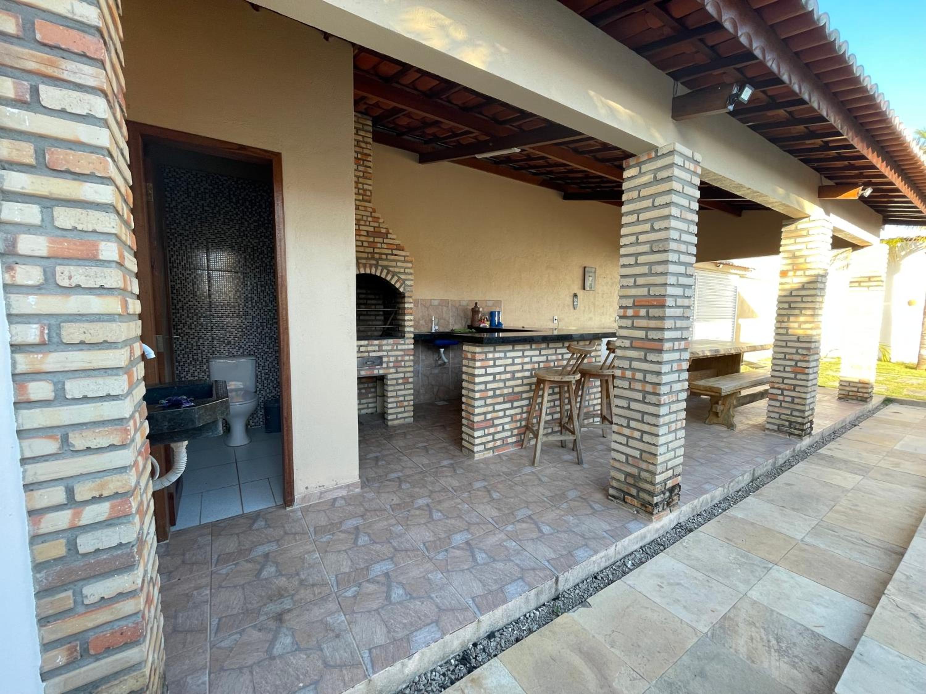 Casa em Águas Belas/ Caponga