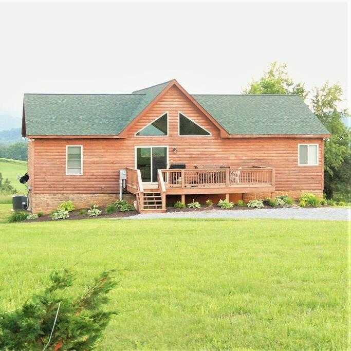 Hotel Eagle Rock Cabin 2319 Valley Burg Road - Image 1