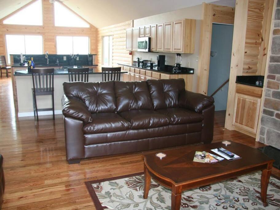 Eagle Rock Cabin 2319 Valley Burg Road view 5
