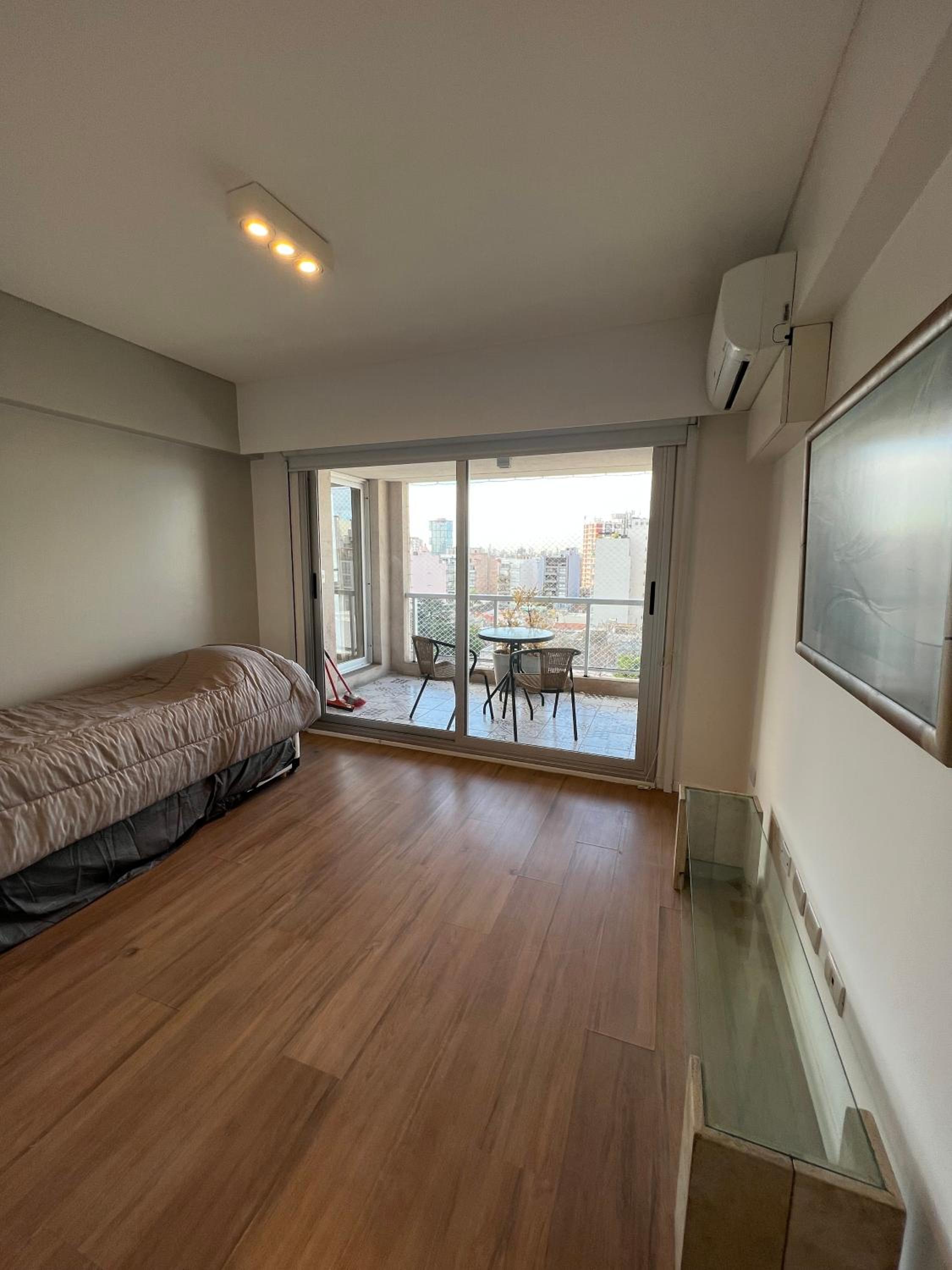 Lovely Palermo Panoramic View w Balcony 5 pax