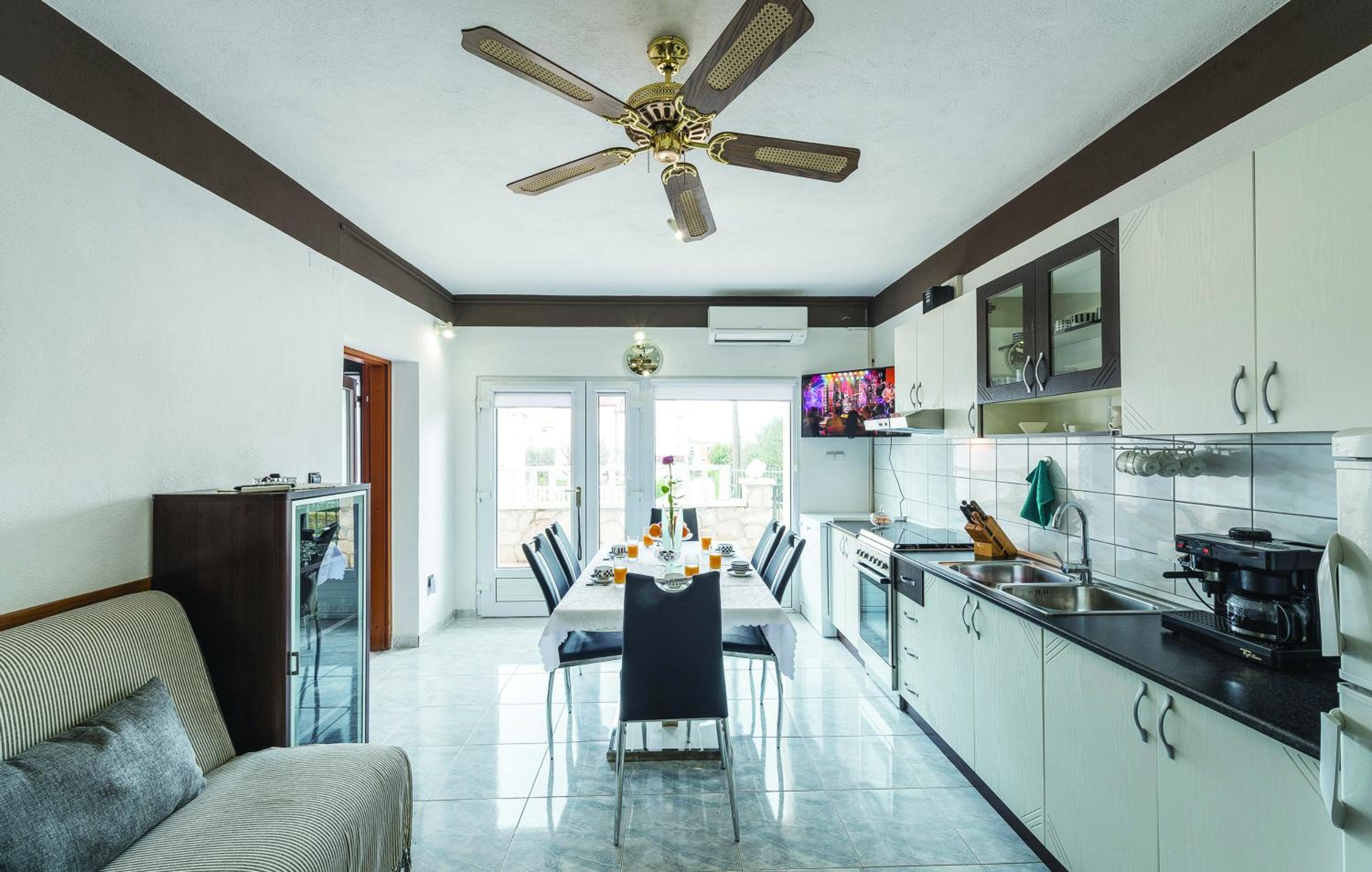 Camino Apartment