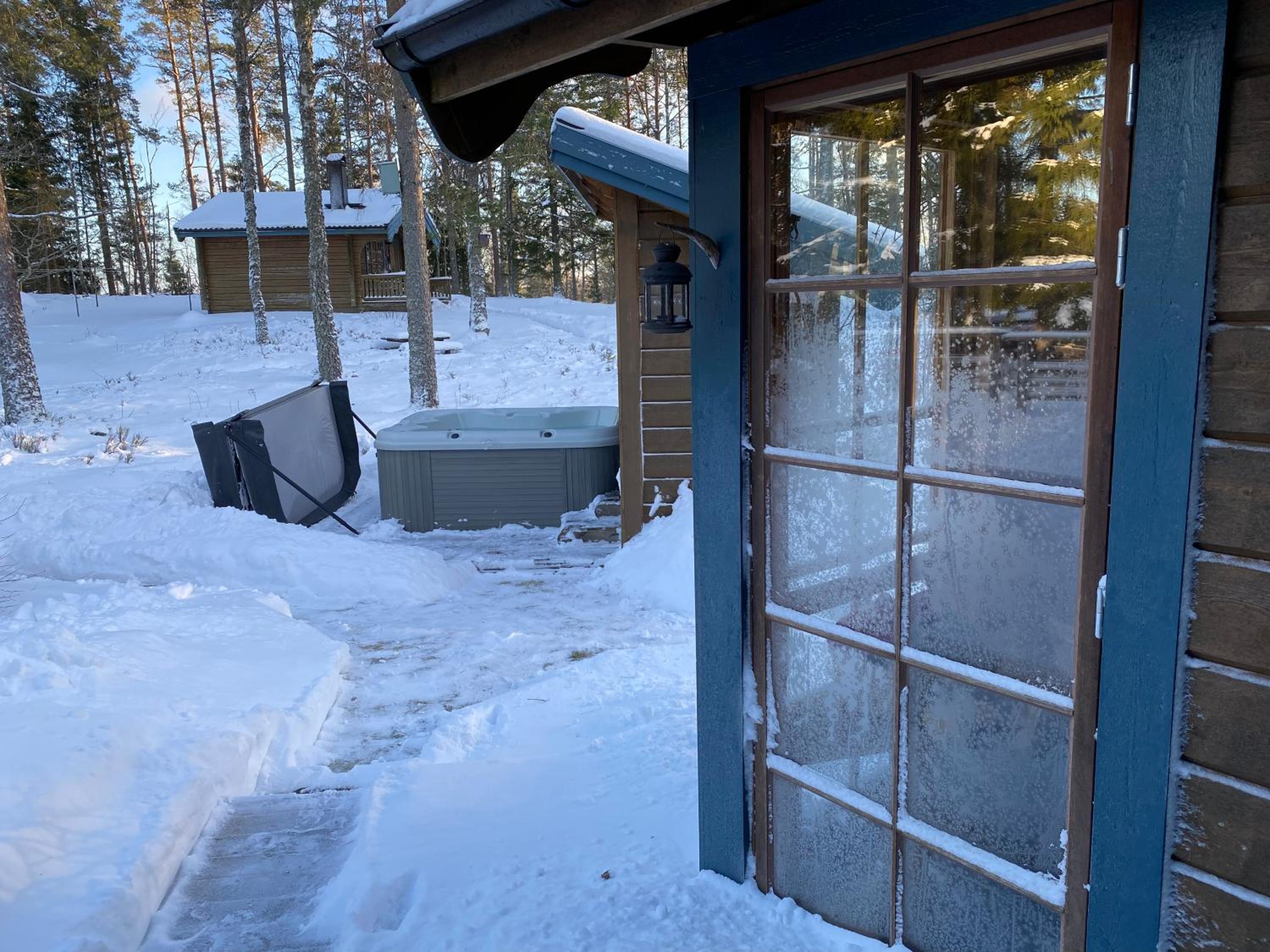 Timrad stuga i kanten av skogen med SPA möjlighet view 4