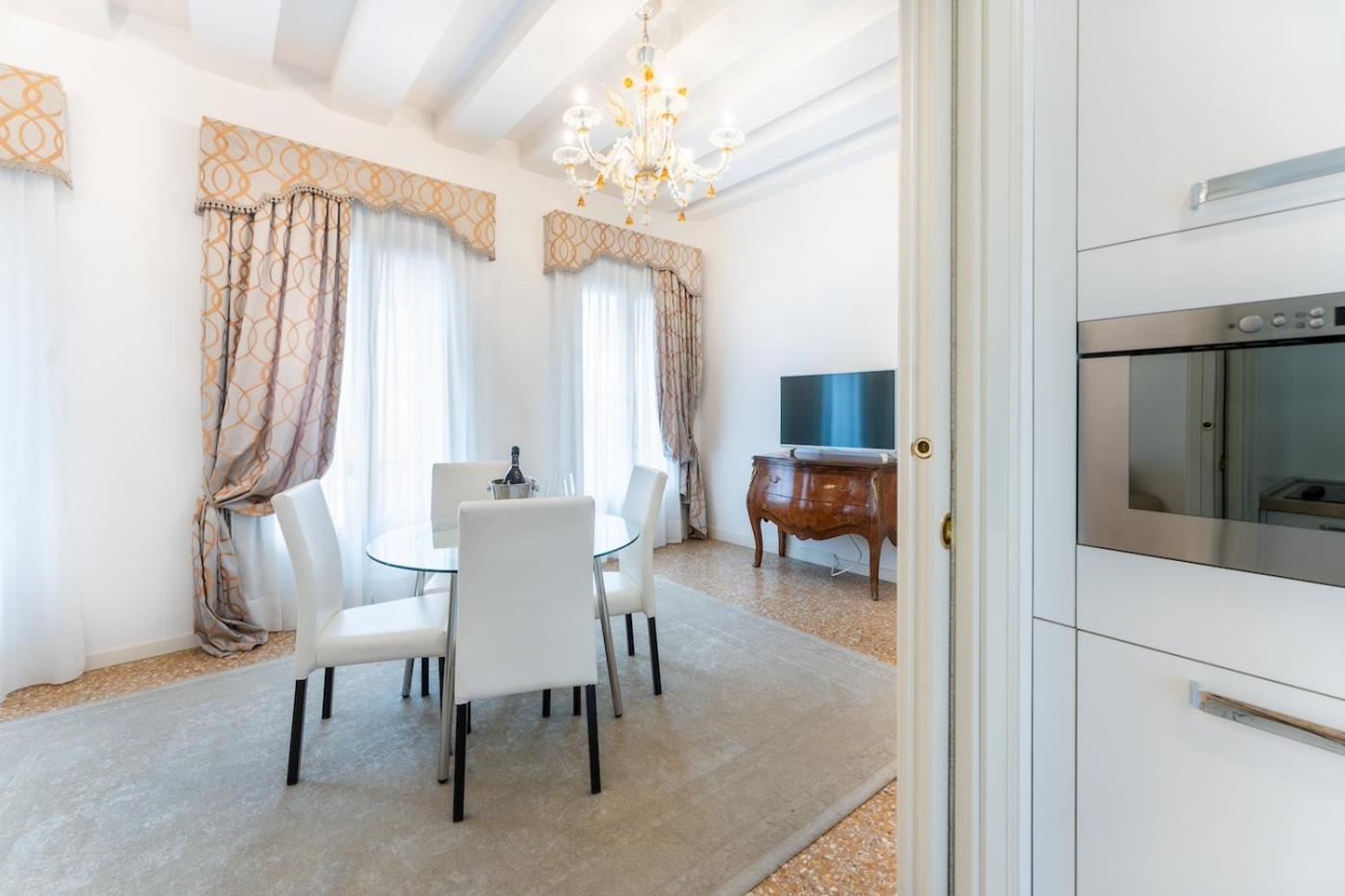 San Teodoro Palace - Luxury Apartments
