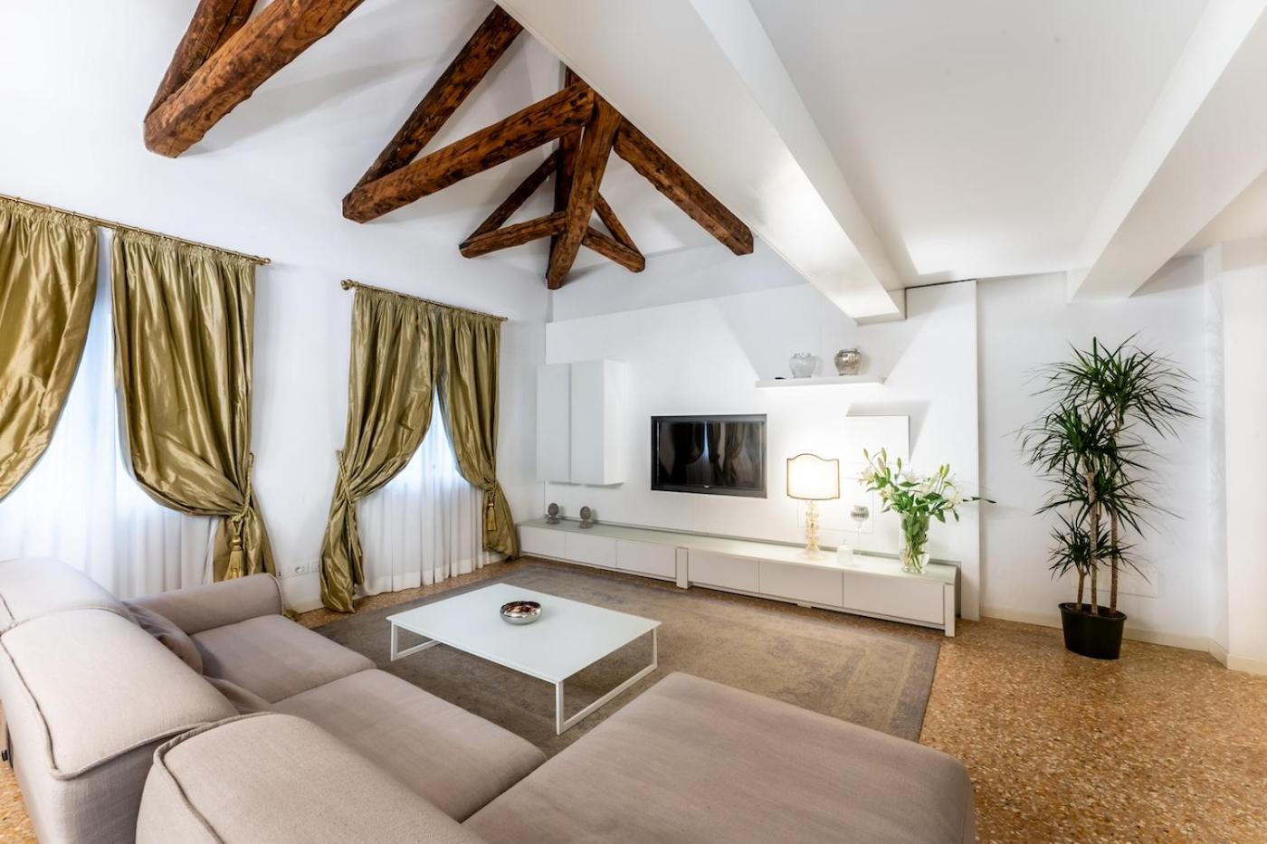 San Teodoro Palace - Luxury Apartments