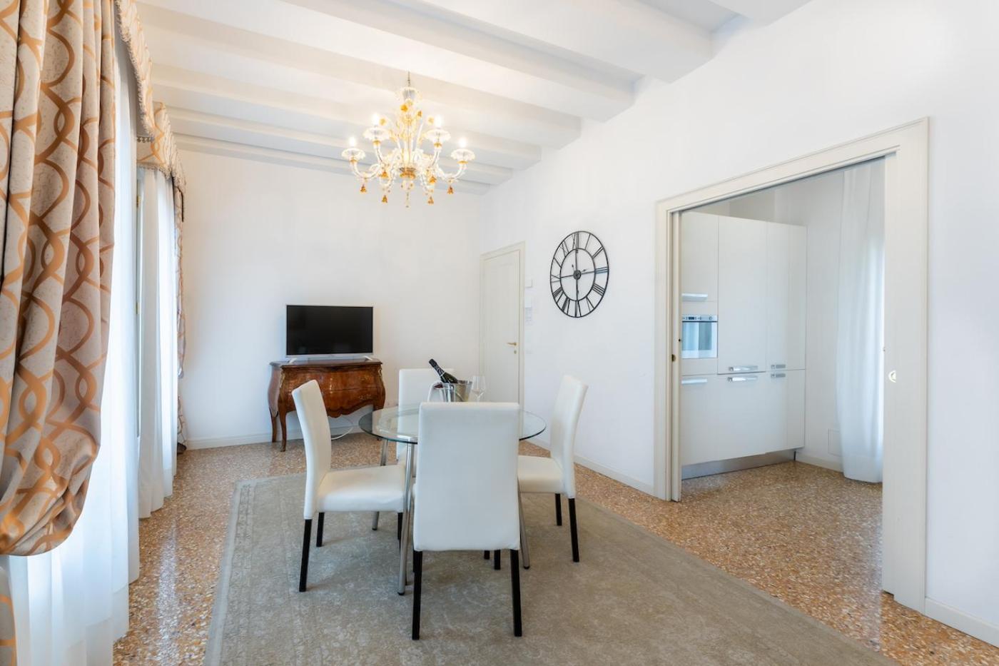 San Teodoro Palace - Luxury Apartments