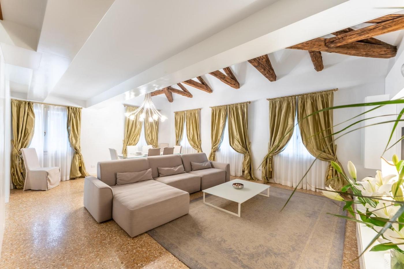 San Teodoro Palace - Luxury Apartments